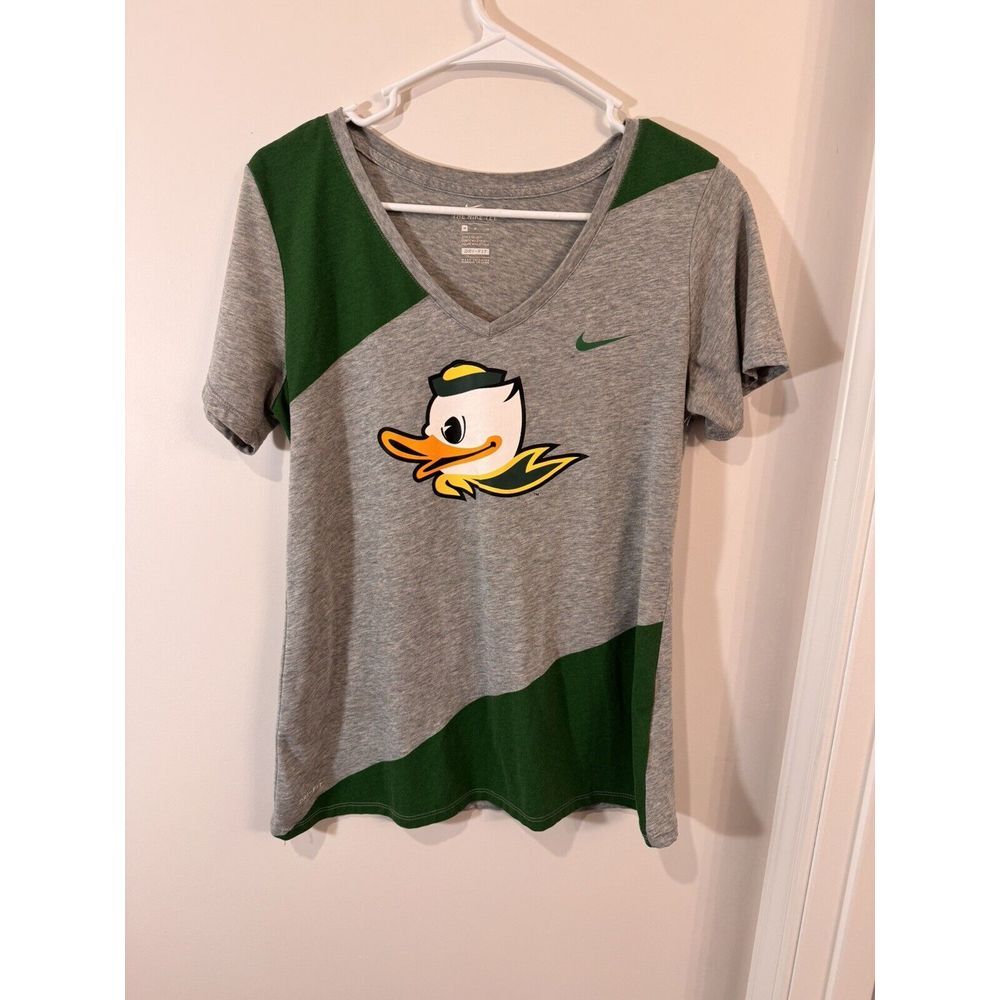 Nike Oregon Ducks Dri Fit Athletic Cut Women's Medium Short Sleeve Tee Shirt